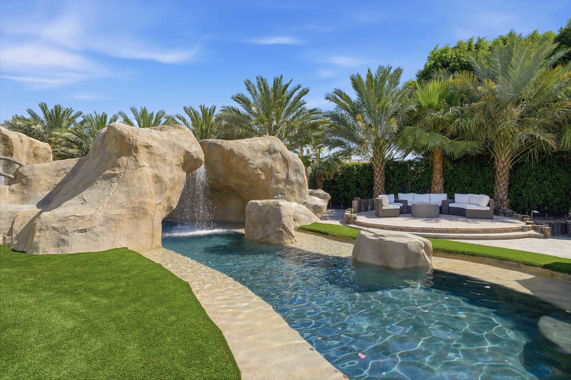 Wandery Ranch pool, lazy river, grotto and water slides